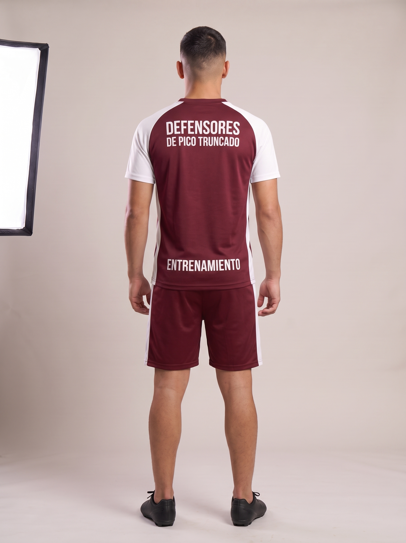 Conjunto de entrenamiento oficial 2026 de Defensores de Pico Truncado, espalda