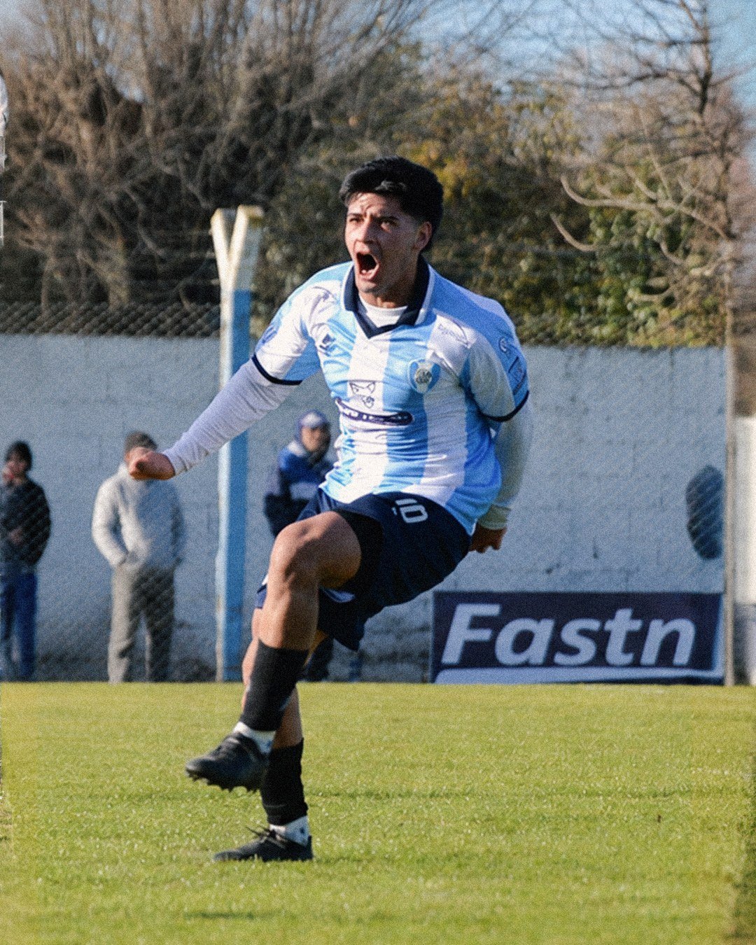 El plantel de Peñarol de Guaminí en cancha