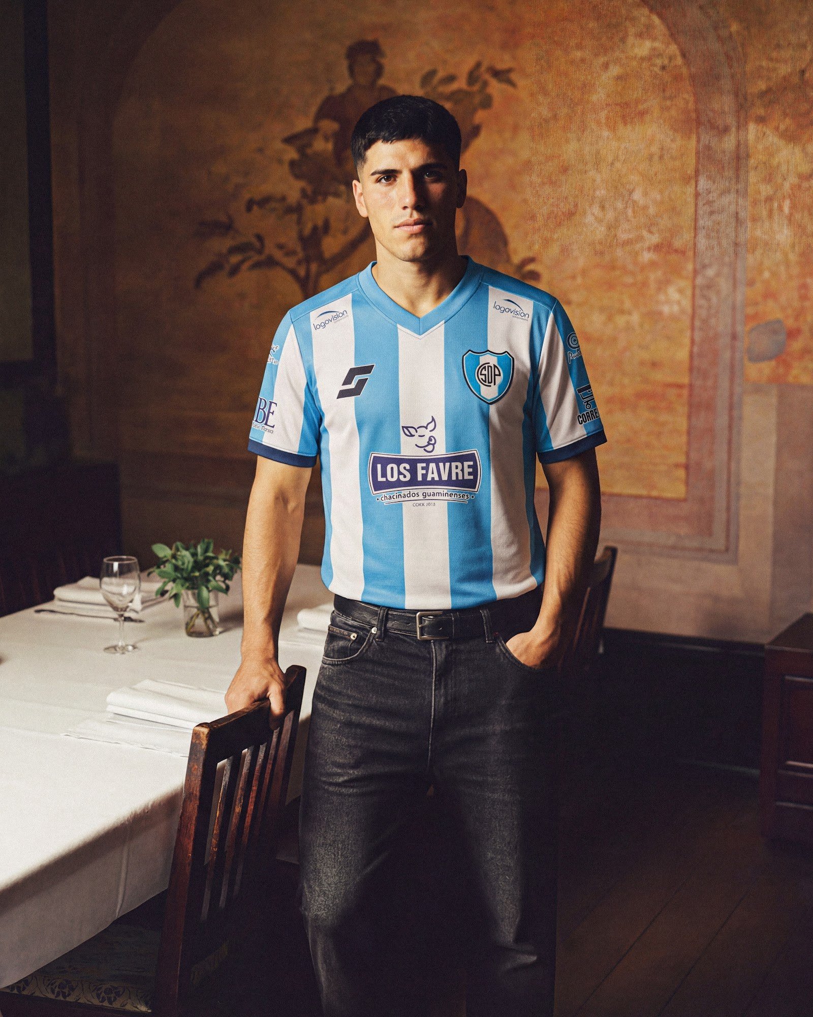 Remera de juego titular de Peñarol de Guaminí